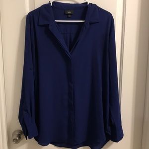 🌼 Blue button down long sleeve blouse